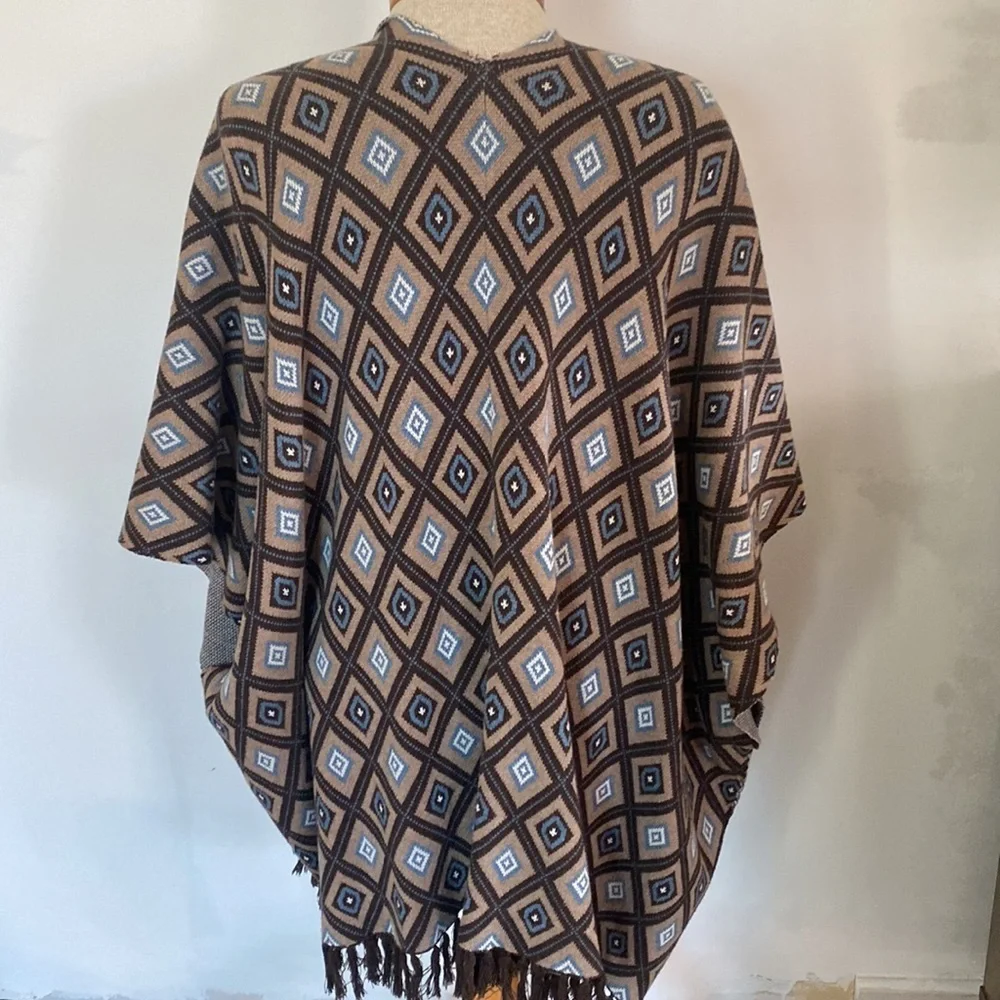 Chico’s boho geometric pattern shrug poncho open front cardigan sweater tassels